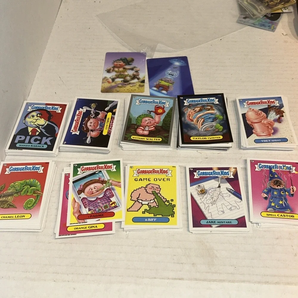 GARBAGE PAIL KIDS -‎ 2013 - LOT OF 180+ STICKERS Cards D3